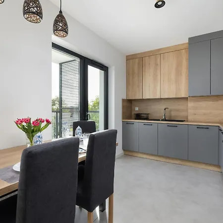 アパート Air-conditioned Seaside With Parking & Balcony By Renters *